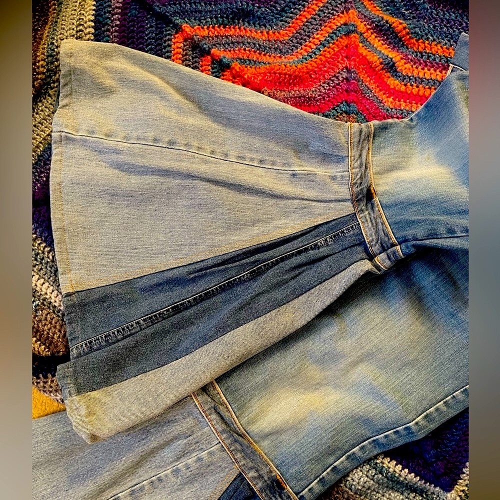 NWT Urban Outfitters Size 8 Remade Renegade Brand Wide Flare Blue Denim Jeans - Picture 7 of 8